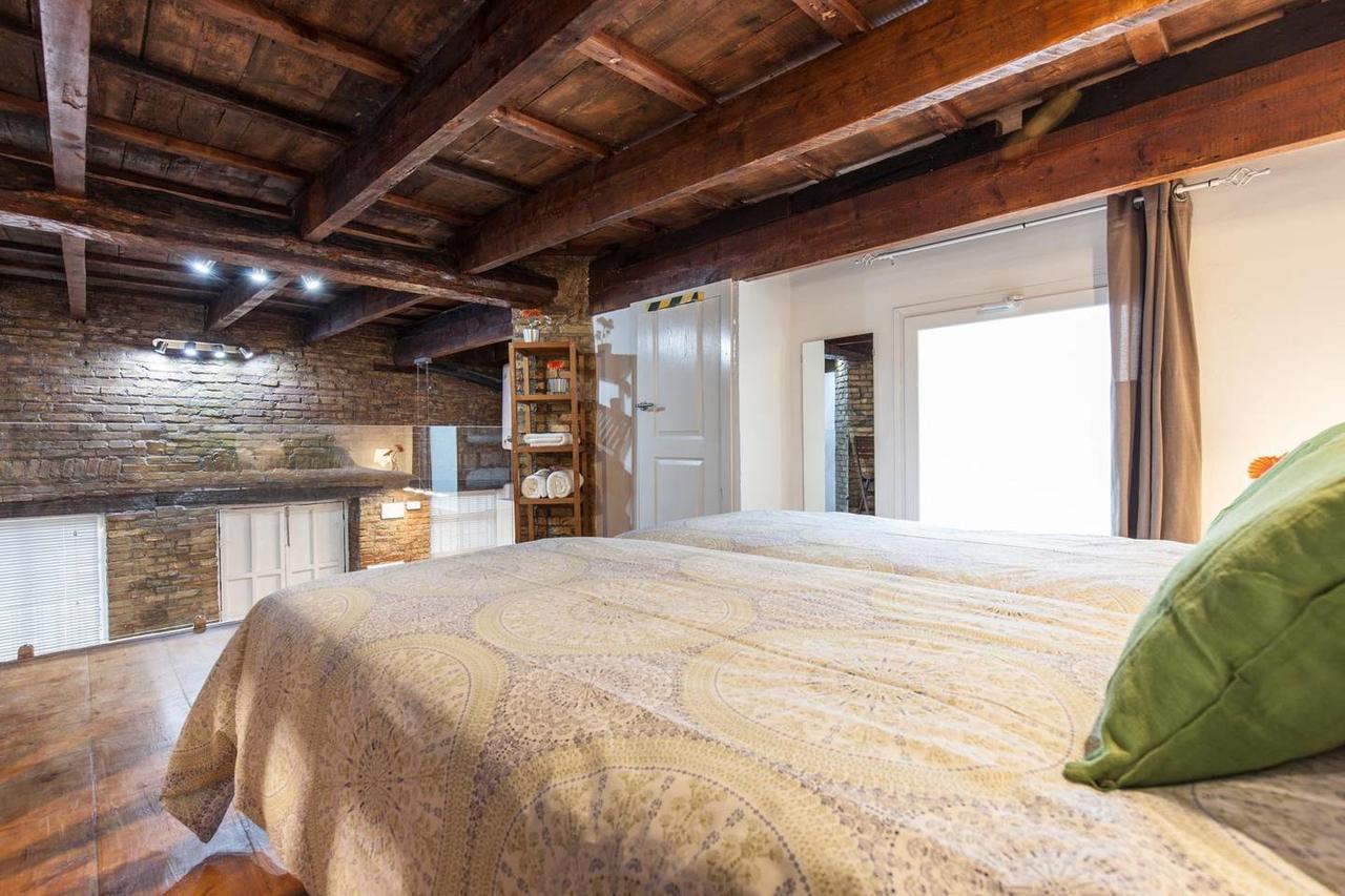 Nice Apartment In The Heart Of Севиля Екстериор снимка