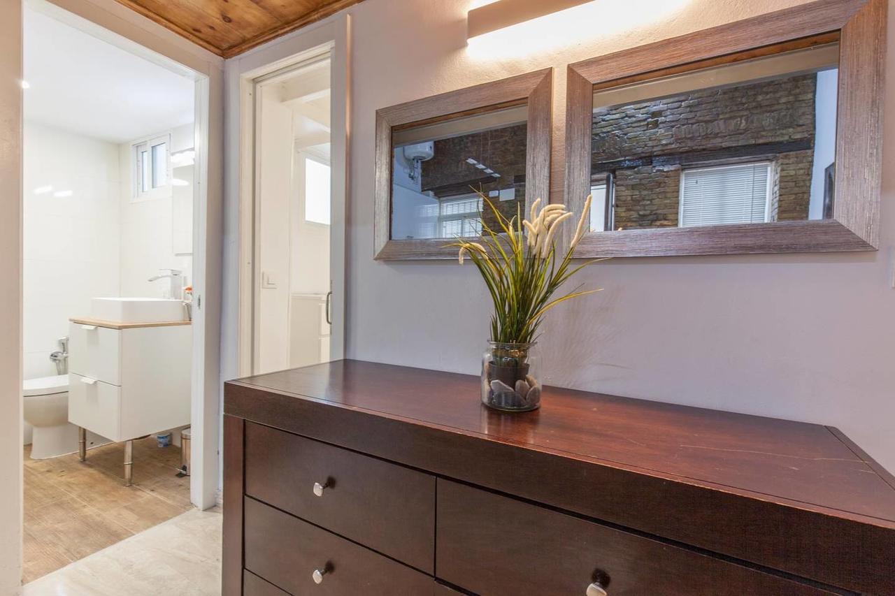 Nice Apartment In The Heart Of Севиля Екстериор снимка
