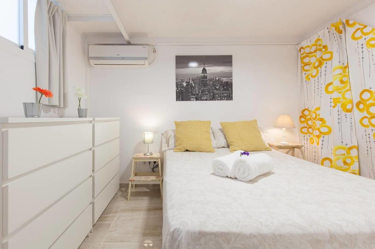 Nice Apartment In The Heart Of Севиля Екстериор снимка