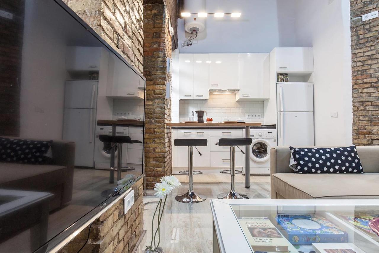 Nice Apartment In The Heart Of Севиля Екстериор снимка