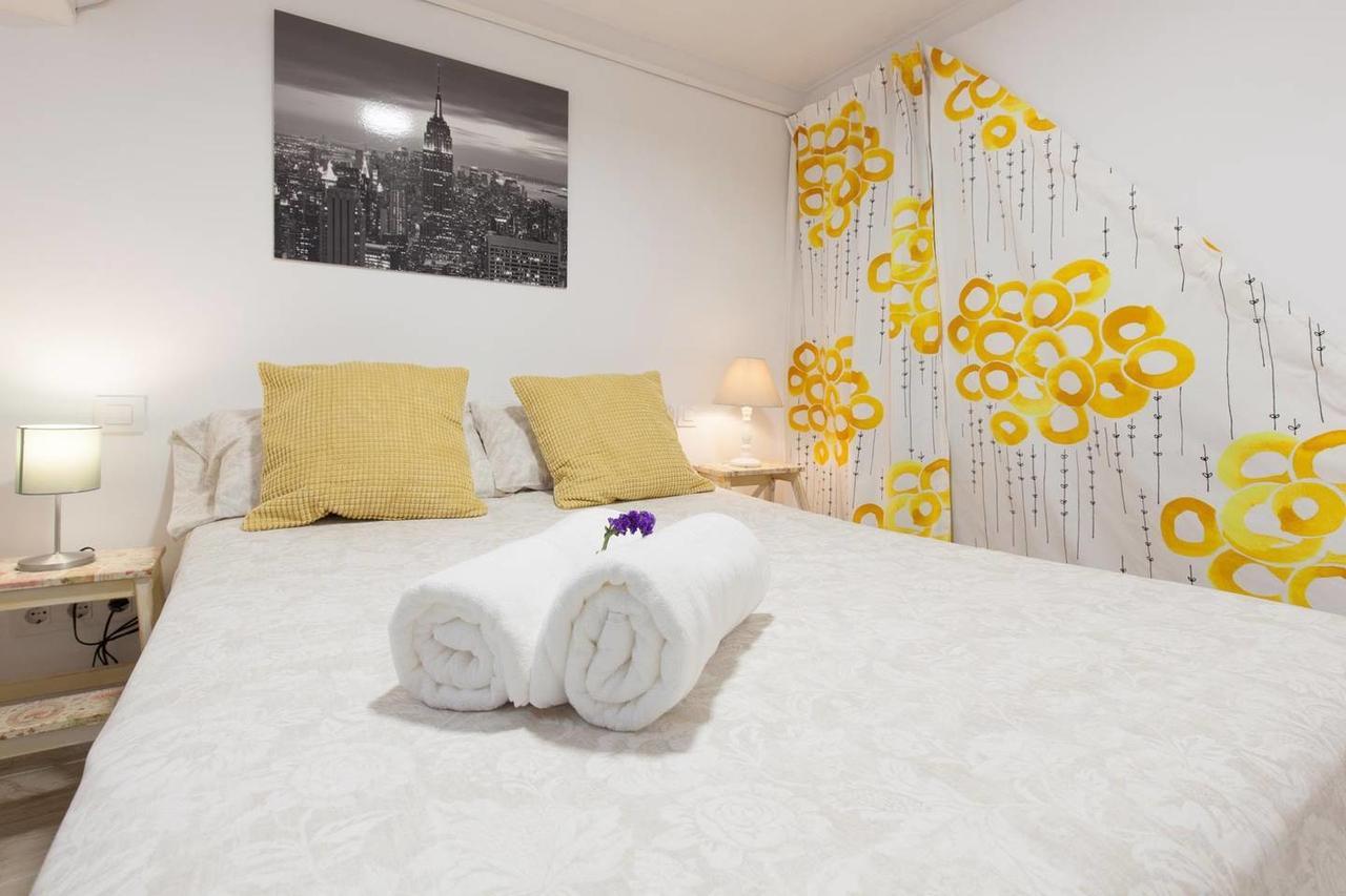 Nice Apartment In The Heart Of Севиля Екстериор снимка